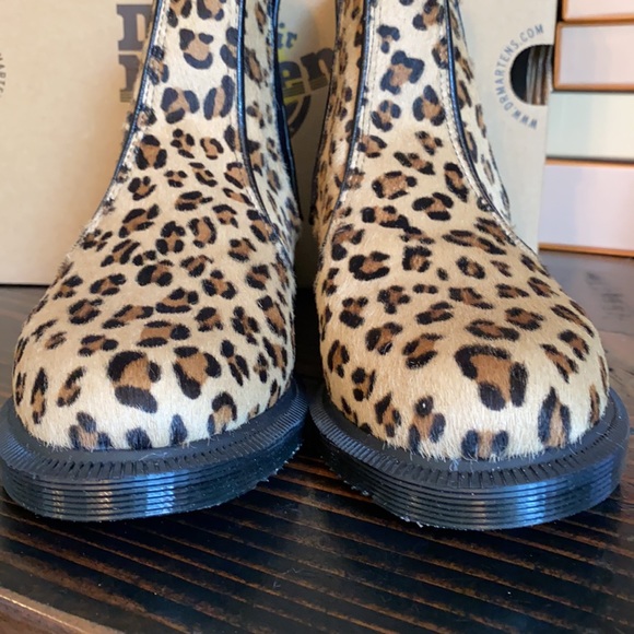 NWT Dr Martens Chelsea Boots In Flora Leopard - Picture 5 of 17